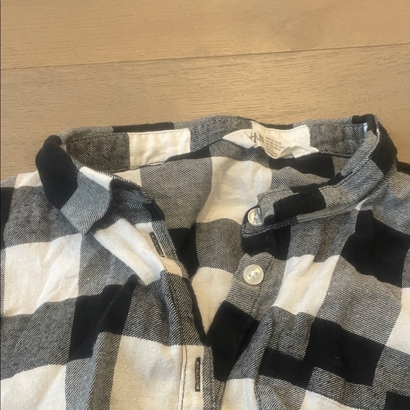 H&M Monochrome Plaid Shirt - Picture 6 of 6